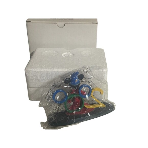 1999 Cast Holiday Celebration Walt Disney World Mickey Sorcerer 2000 Clock - NIB - Picture 15 of 16